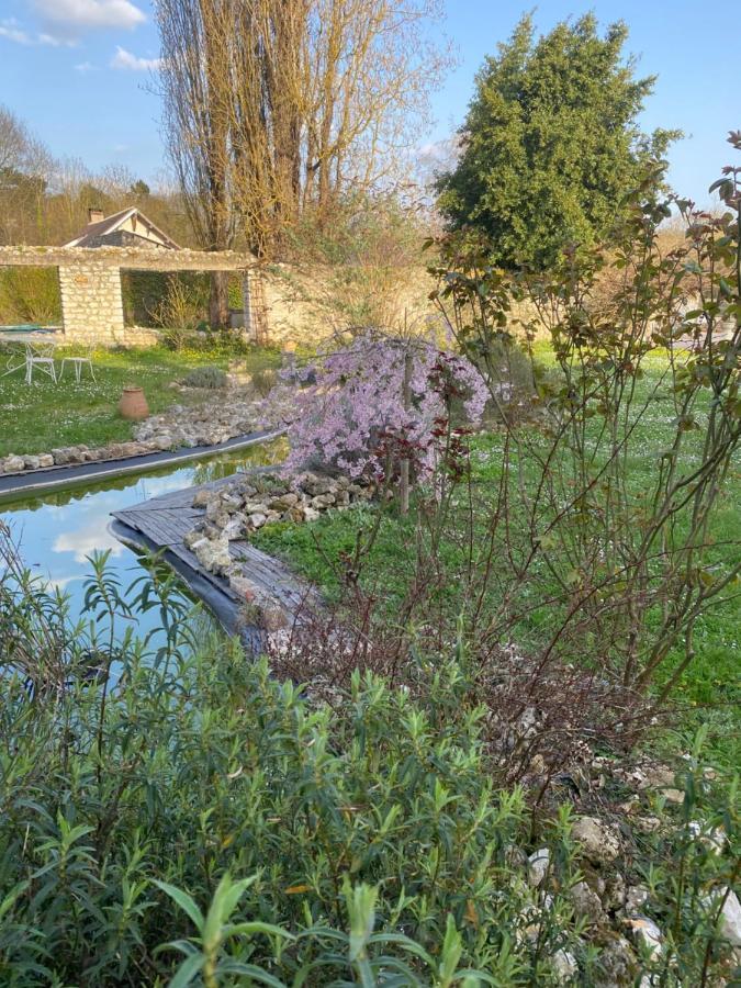 Une Vie En Rose Pressagny l'Orgueilleux Exterior photo